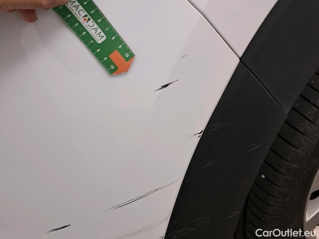  Hyundai  Tucson HYUNDAI  / 2018 / 5P / todoterreno 1.6 CRDI 85kW (116CV) 48V SLE 4X2(SP)(SL) #15