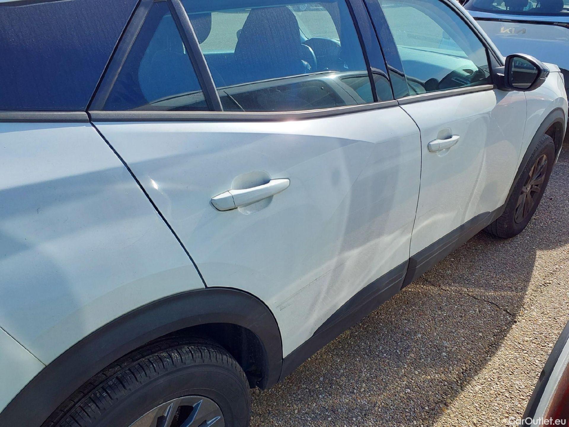  Peugeot  2008 PEUGEOT  / 2019 / 5P / todoterreno Active Pack BlueHDI 81kW (110CV) #13