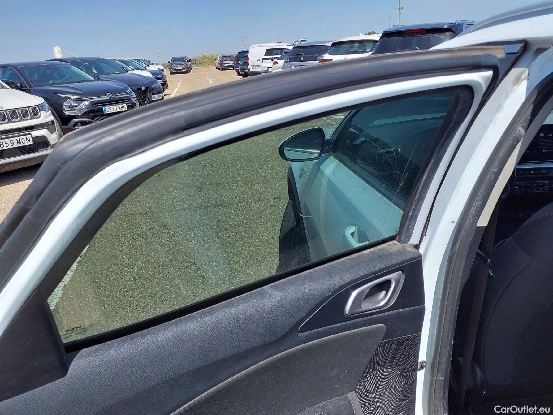  KIA  XCeed KIA  / 2019 / 5P / todoterreno 1.0 T-GDi Drive 88kW (120CV) #6