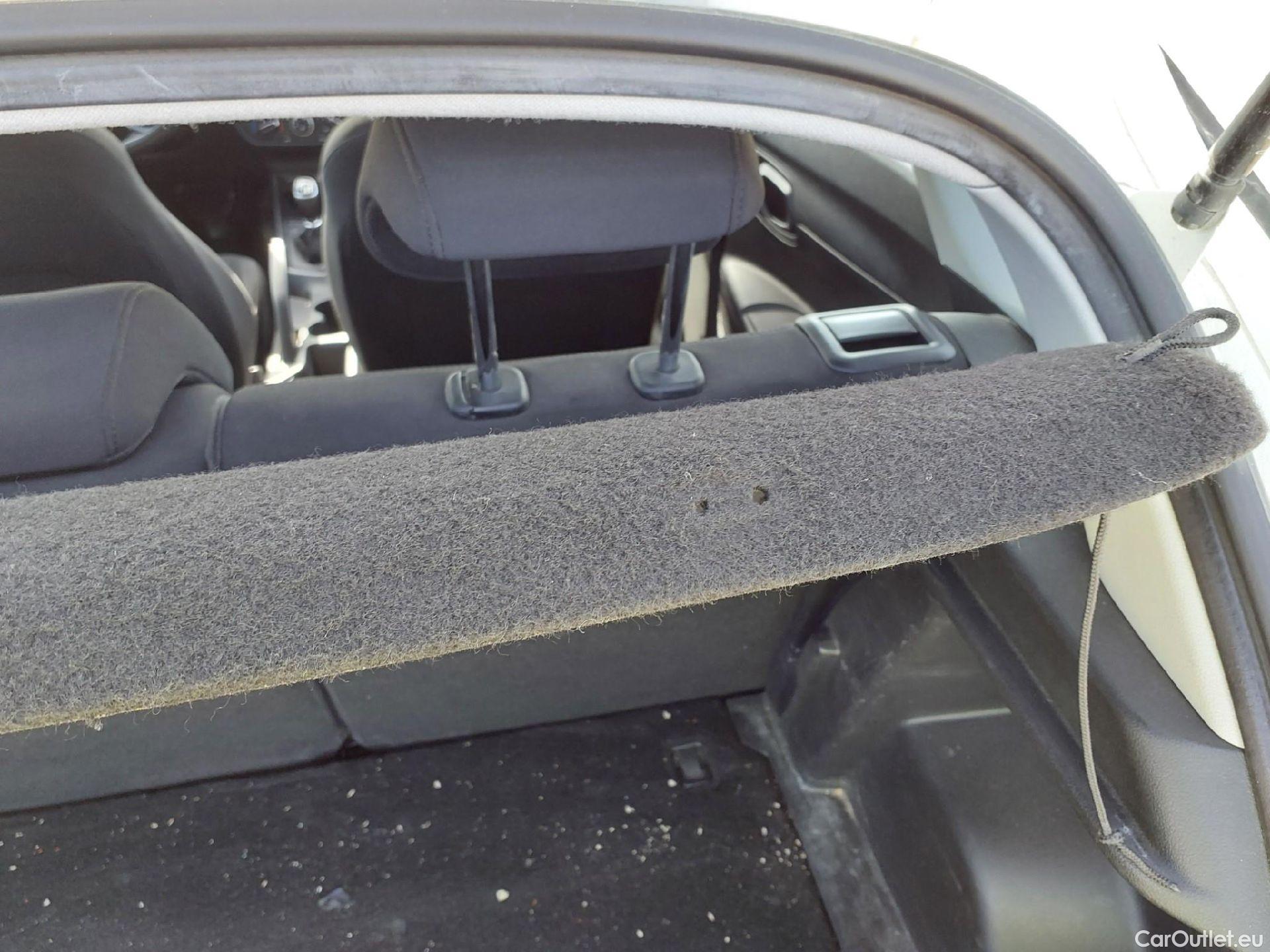  Hyundai  i20 HYUNDAI  / 2020 / 5P / berlina con portón 1.0 TGDI 74kW (100CV) 48V Essence #4