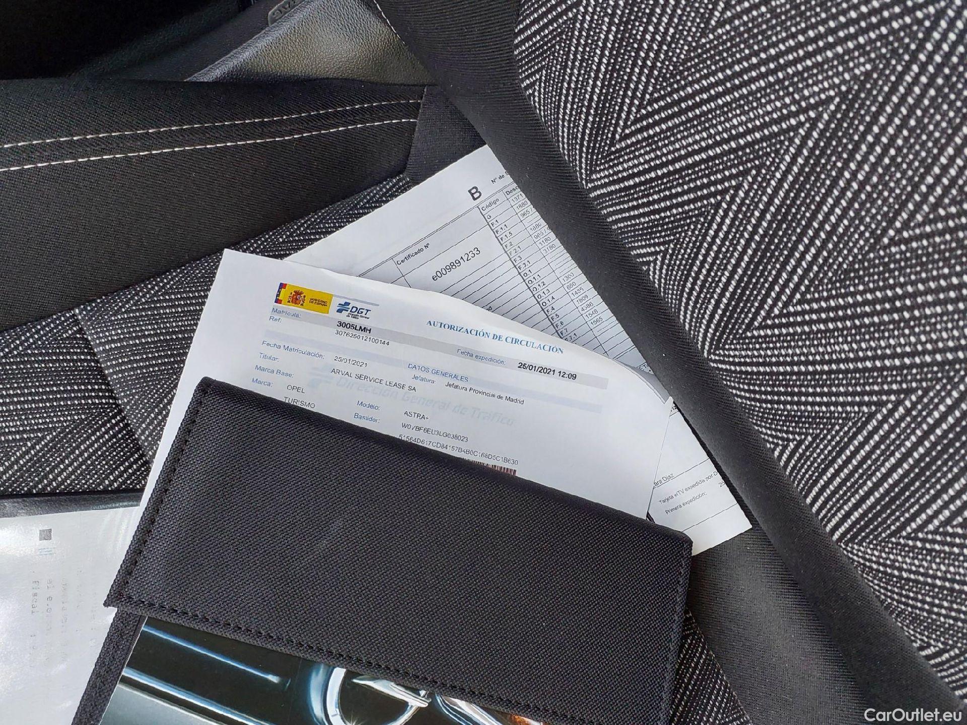  Opel  Astra OPEL  / 2019 / 5P / berlina con portón 1.5D DVC 77kW (105CV) 2020 #1