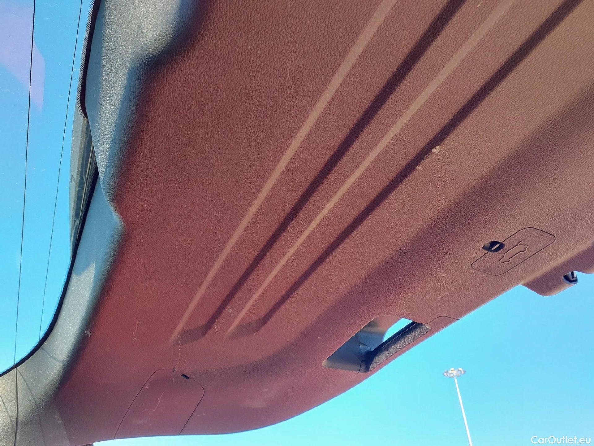  Hyundai  Santa Fe HYUNDAI  / 2021 / 5P / todoterreno 2.2 CRDi Maxx DCT 4x2 #1