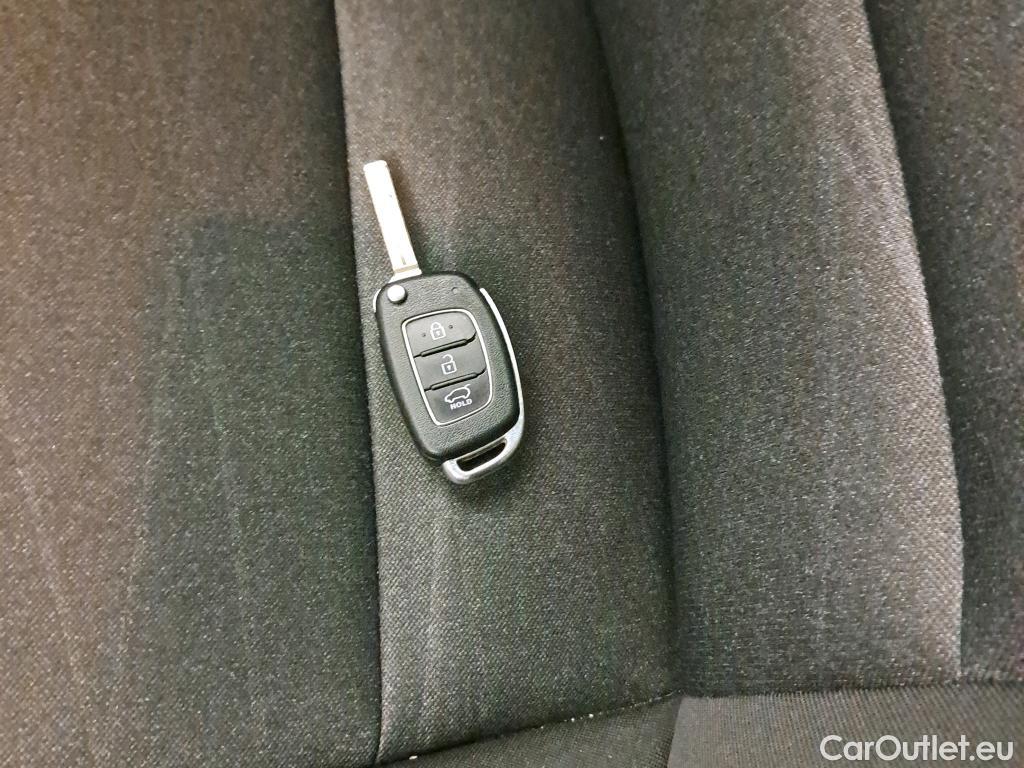  Hyundai  Tucson HYUNDAI  / 2018 / 5P / todoterreno 1.6 CRDI 85kW (116CV) 48V SLE 4X2(SP)(SL) #1