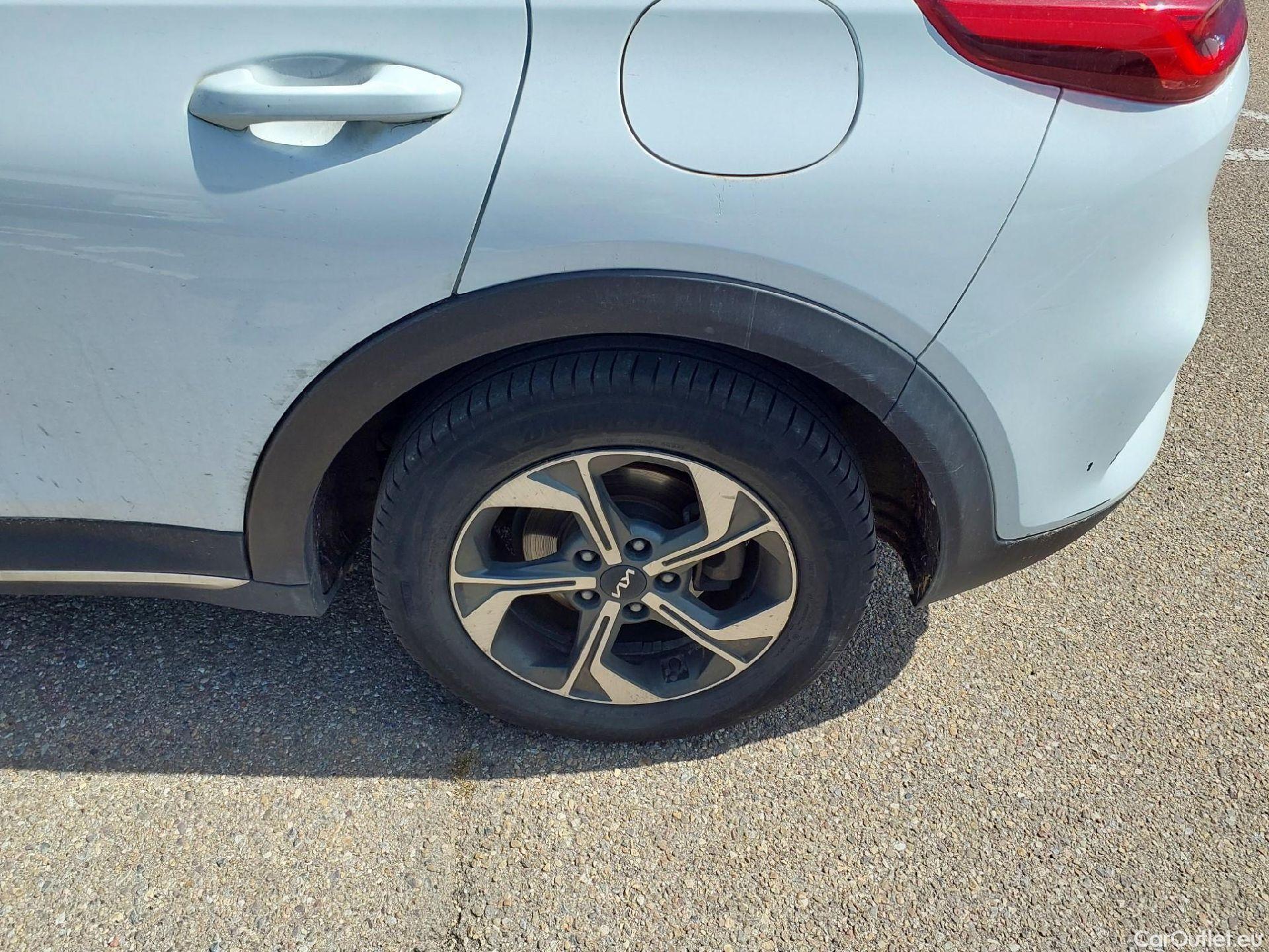  KIA  XCeed KIA  / 2019 / 5P / todoterreno 1.0 T-GDi Drive 88kW (120CV) #24