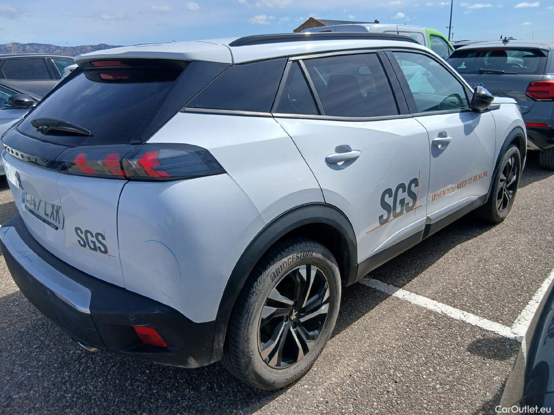  Peugeot  2008 PEUGEOT  / 2019 / 5P / todoterreno Allure BlueHDI 81kW (110CV) #18