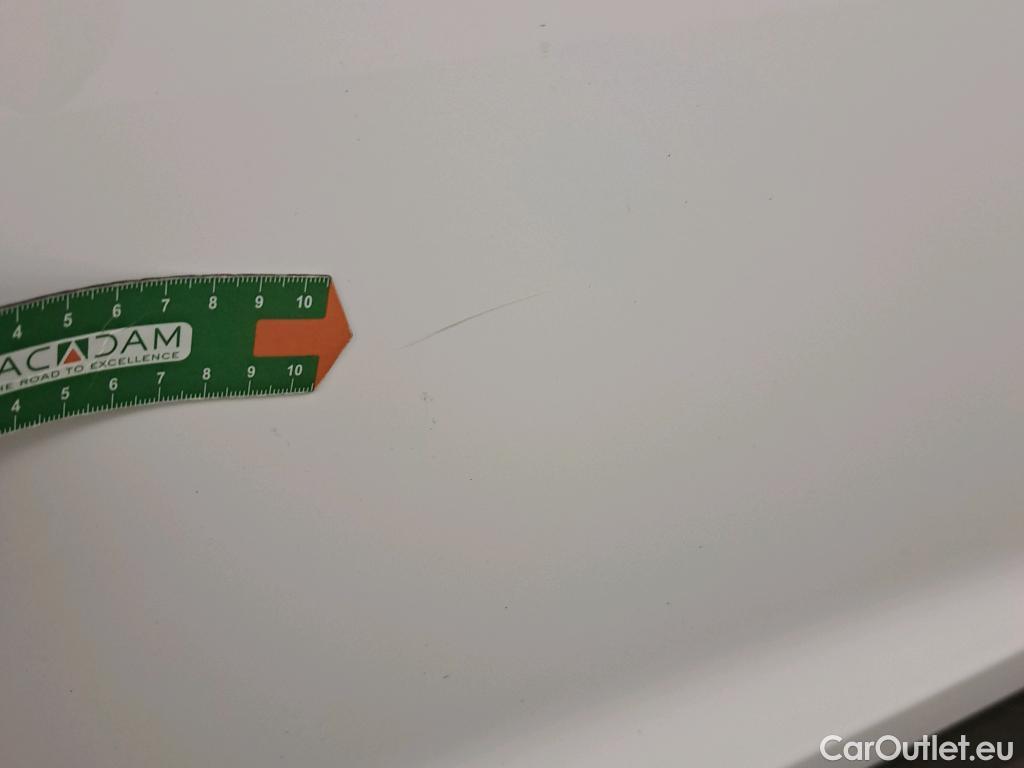  Hyundai  Tucson HYUNDAI  / 2018 / 5P / todoterreno 1.6 CRDI 85kW (116CV) 48V SLE 4X2(SP)(SL) #5