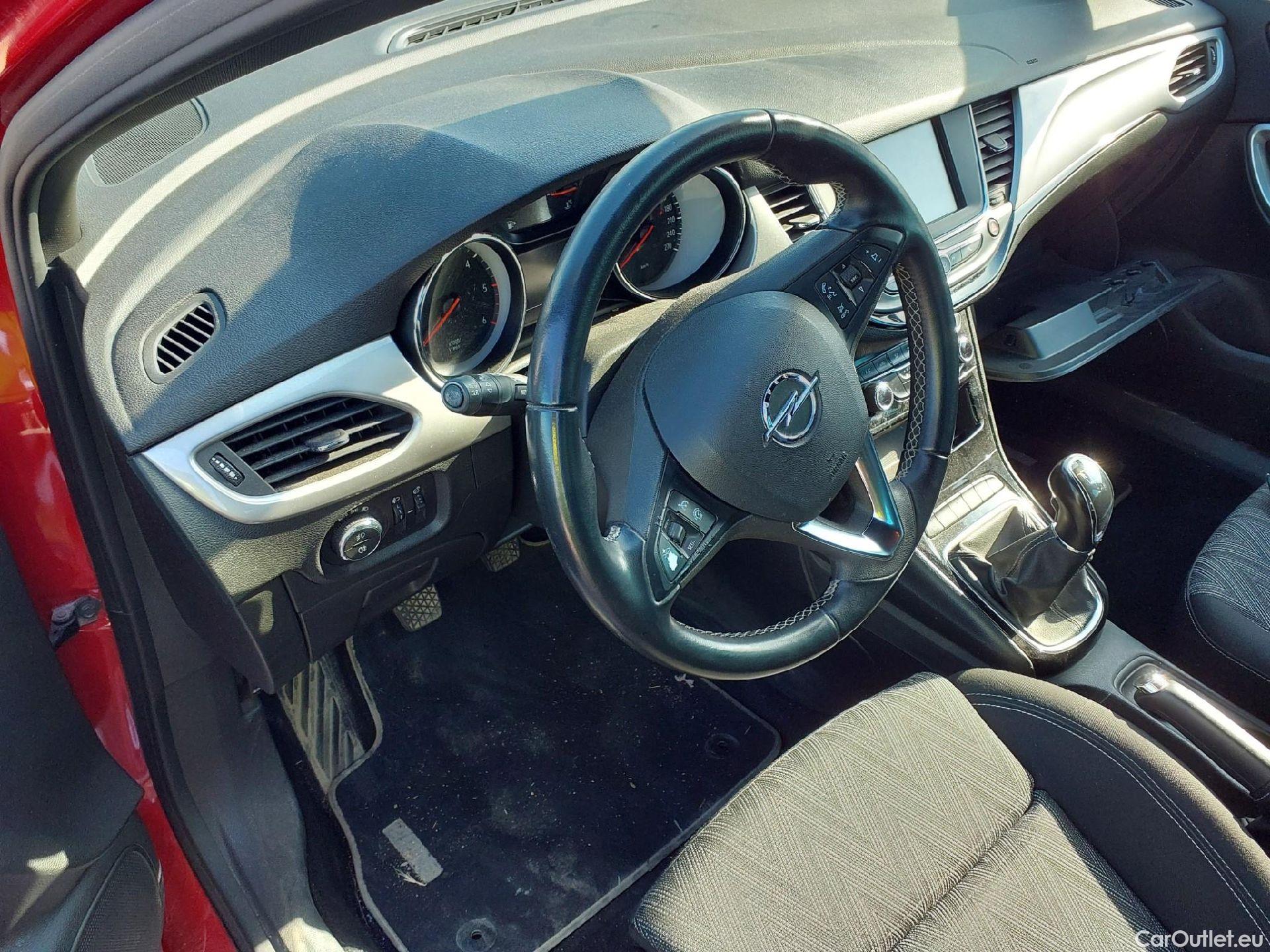  Opel  Astra OPEL  / 2019 / 5P / berlina con portón 1.5D DVC 77kW (105CV) 2020 #22