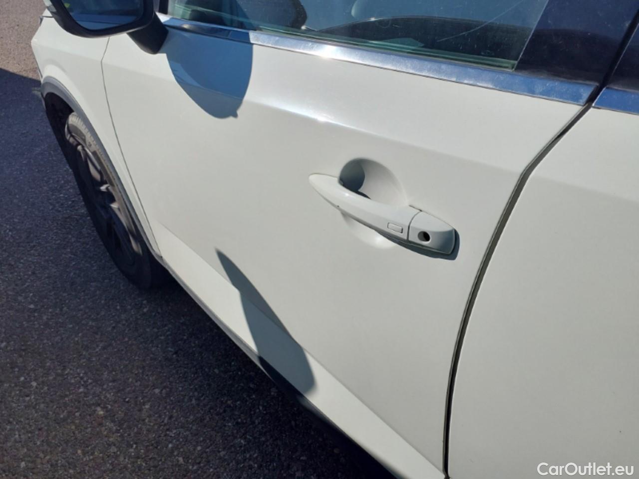  Nissan  Qashqai NISSAN  / 2021 / 5P / todoterreno DIG-T 103kW (140CV) mHEV 4x2 Acenta #42