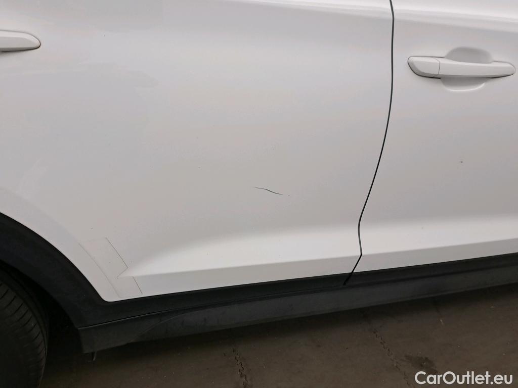  Hyundai  Tucson HYUNDAI  / 2018 / 5P / todoterreno 1.6 CRDI 85kW (116CV) 48V SLE 4X2(SP)(SL) #6