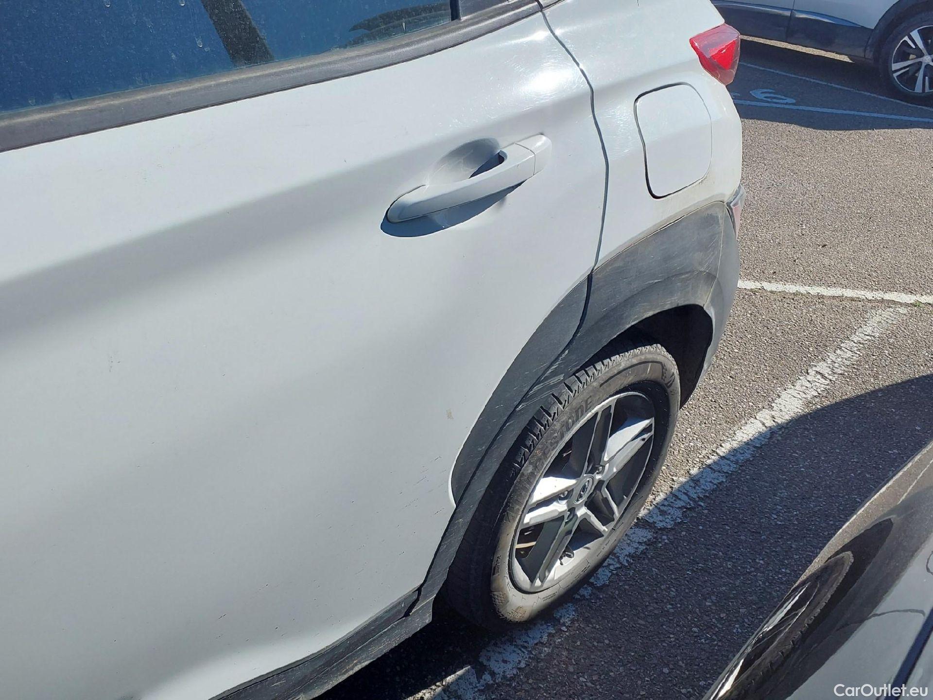  Hyundai  Konna HYUNDAI Kona / 2020 / 5P / todoterreno 1.6 CRDI 100kW (136CV) 48V Maxx 4X2 #5