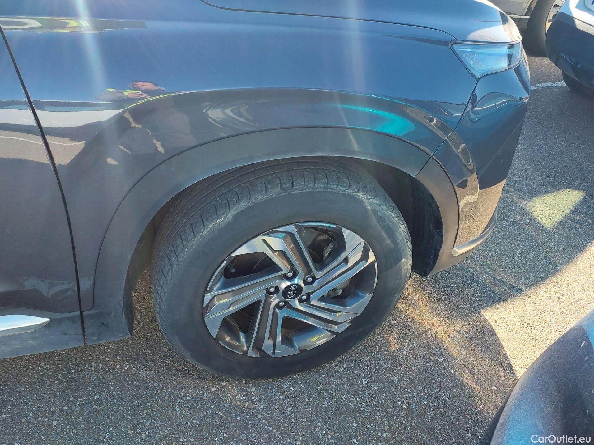  Hyundai  Santa Fe HYUNDAI  / 2021 / 5P / todoterreno 2.2 CRDi Maxx DCT 4x2 #8