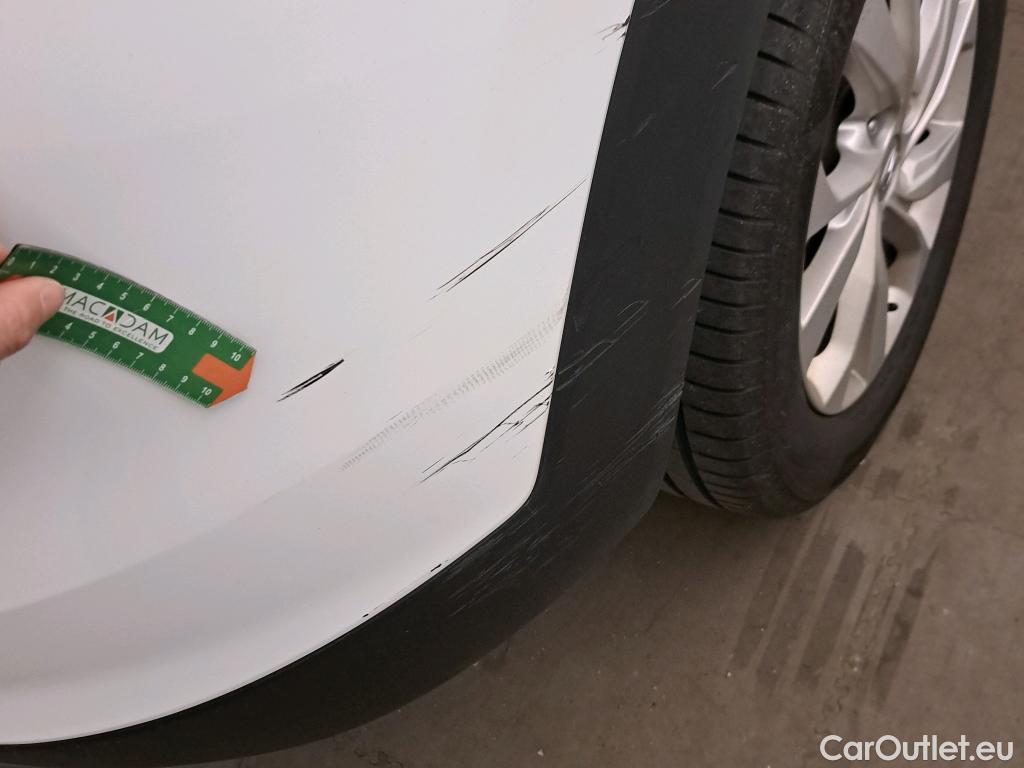  Hyundai  Tucson HYUNDAI  / 2018 / 5P / todoterreno 1.6 CRDI 85kW (116CV) 48V SLE 4X2(SP)(SL) #16