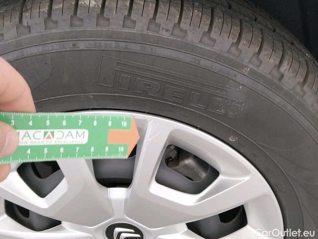  Citroen  C4 CITROEN  / 2020 / 5P / berlina con portón BlueHdi 110 S&S Live Pack #16