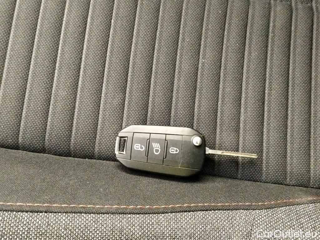  Peugeot  2008 PEUGEOT  / 2019 / 5P / todoterreno Active BlueHDI 81kW (110CV) #1