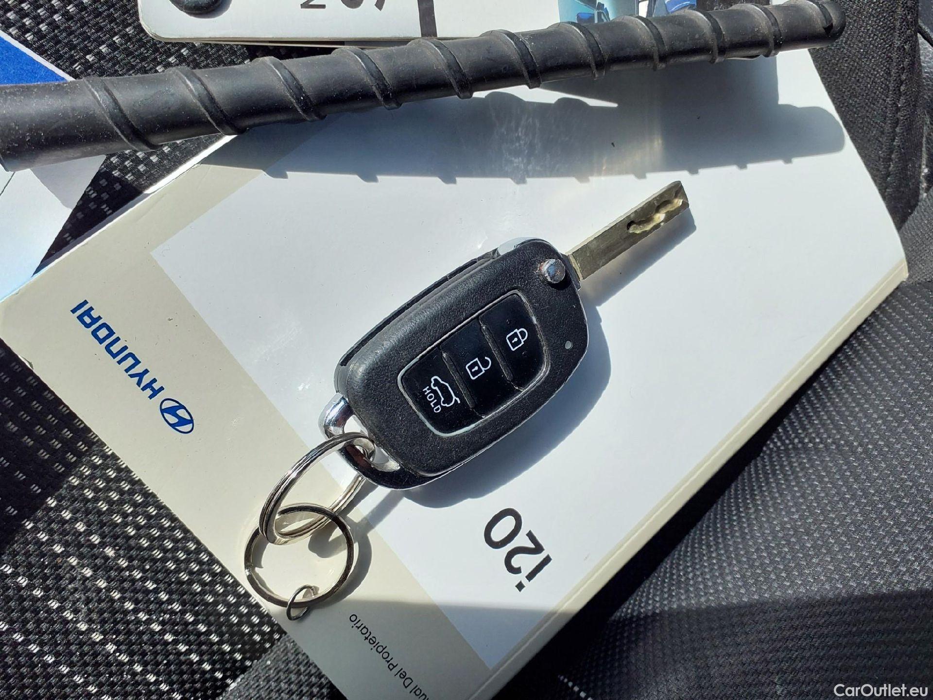  Hyundai  i20 HYUNDAI  / 2020 / 5P / berlina con portón 1.0 TGDI 74kW (100CV) 48V Essence #6