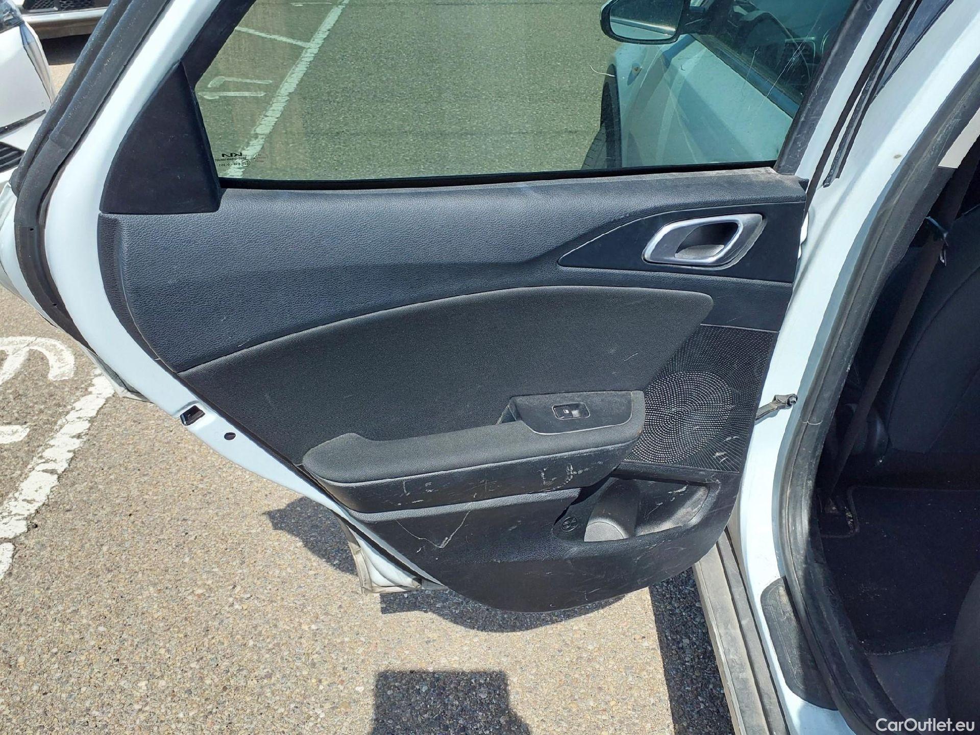  KIA  XCeed KIA  / 2019 / 5P / todoterreno 1.0 T-GDi Drive 88kW (120CV) #10