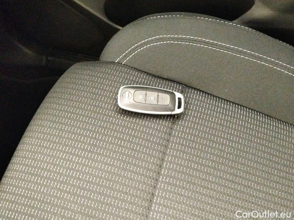  Nissan  Qashqai NISSAN  / 2024 / 5P / todoterreno DIG-T 116kW (158CV) mHEV CVT Acenta (AC3) #2