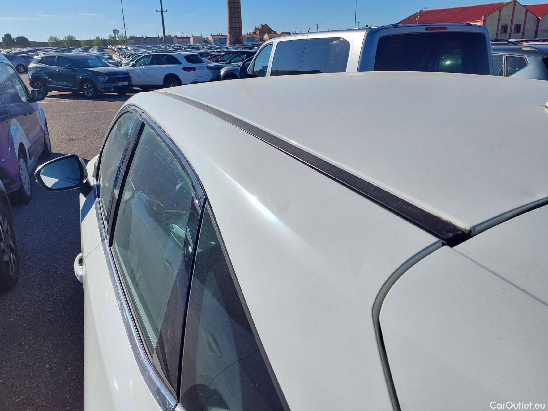  Nissan  Qashqai NISSAN  / 2021 / 5P / todoterreno DIG-T 103kW (140CV) mHEV 4x2 Acenta #18