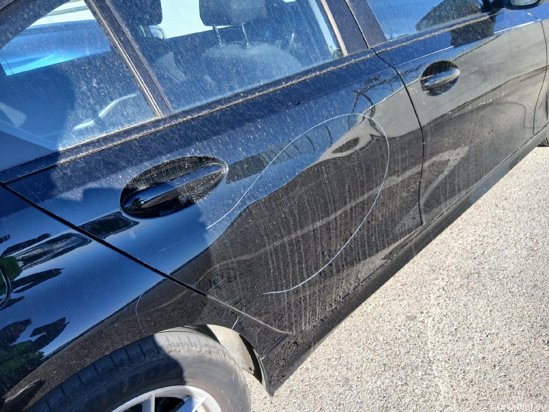  Bmw  Serie 3 BMW  / 2018 / 4P / sedán 318d Auto. #20