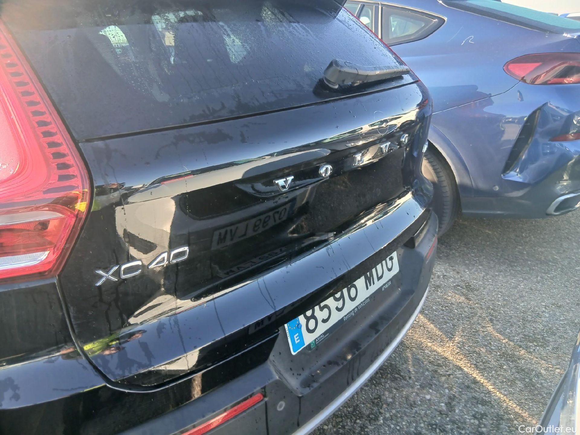  Volvo  XC 40 VOLVO XC40 todoterreno 2.0 B3 G Core Auto 160 CV #8