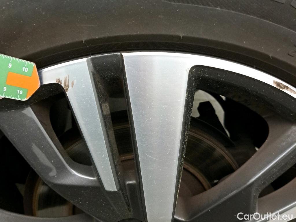  Peugeot  3008 PEUGEOT  / 2020 / 5P / todoterreno 1.5 BlueHDi 96kW (130CV) S&S Allure EAT8 #4