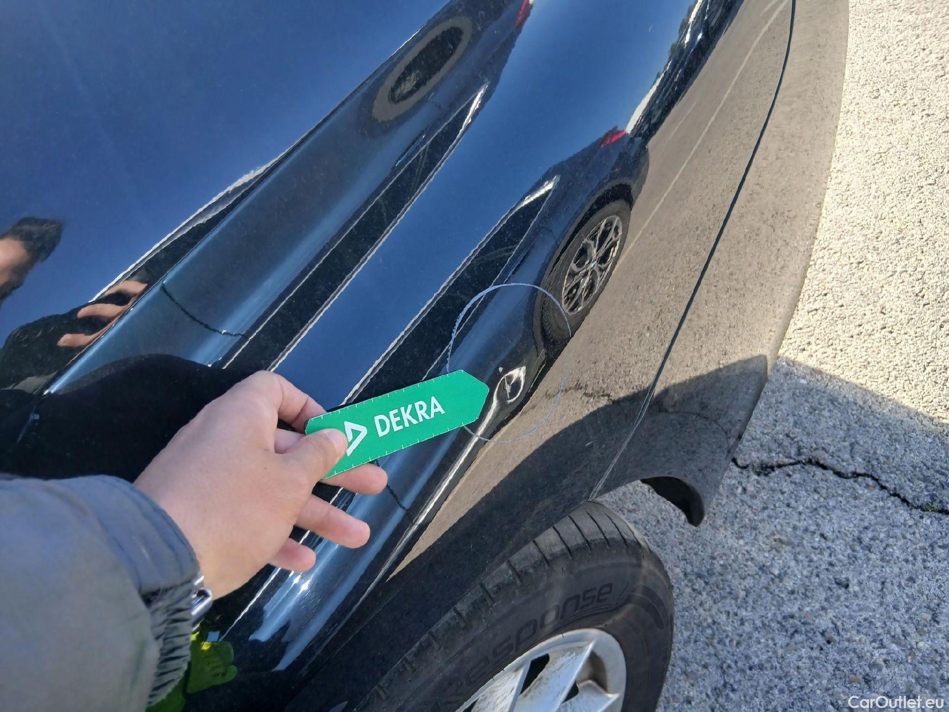  Bmw  Serie 3 BMW  / 2018 / 4P / sedán 318d Auto. #16