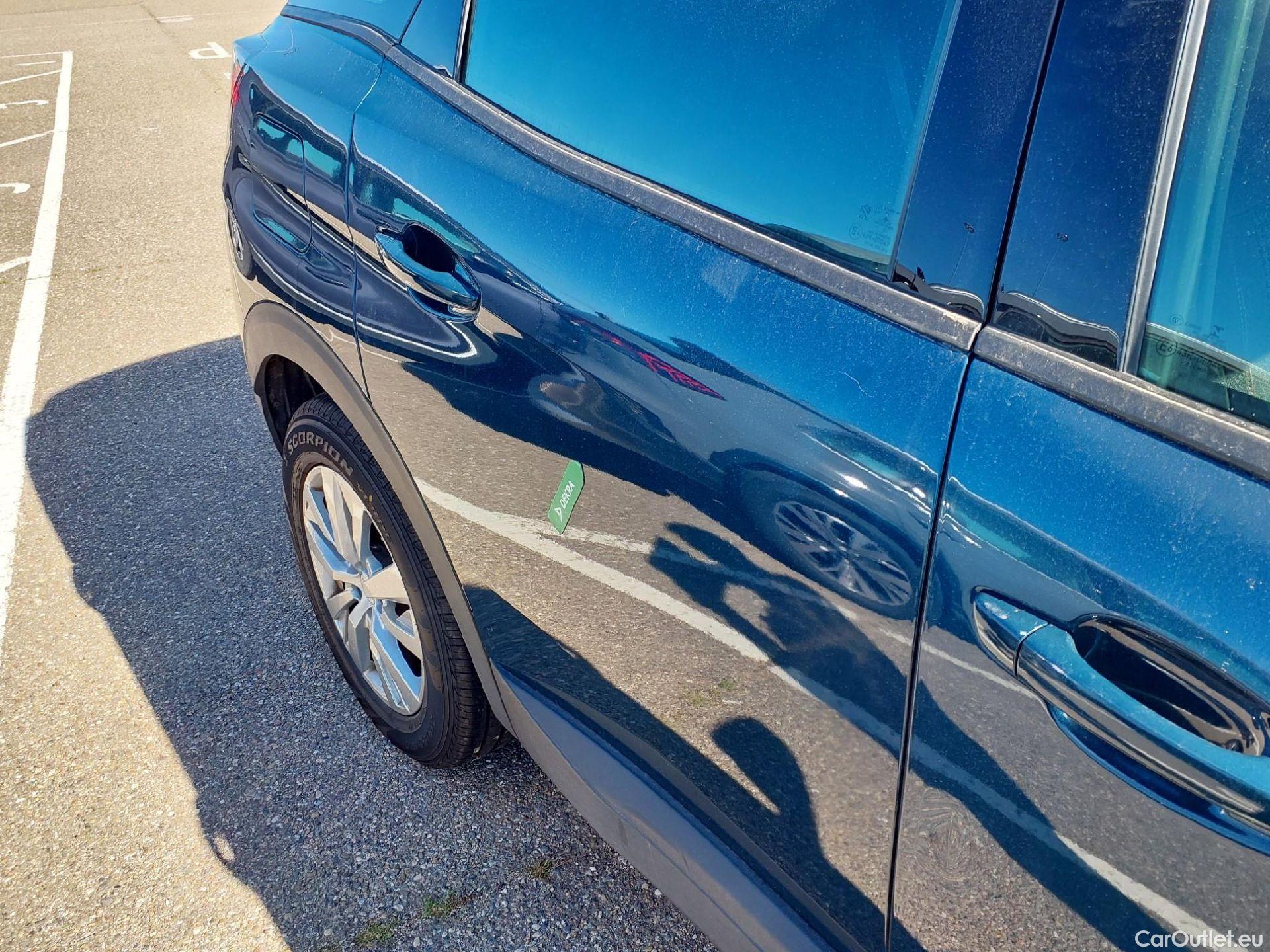  Peugeot  3008 PEUGEOT  / 2020 / 5P / todoterreno 1.5 BlueHDi 96kW S&S Active Pack EAT8 #17