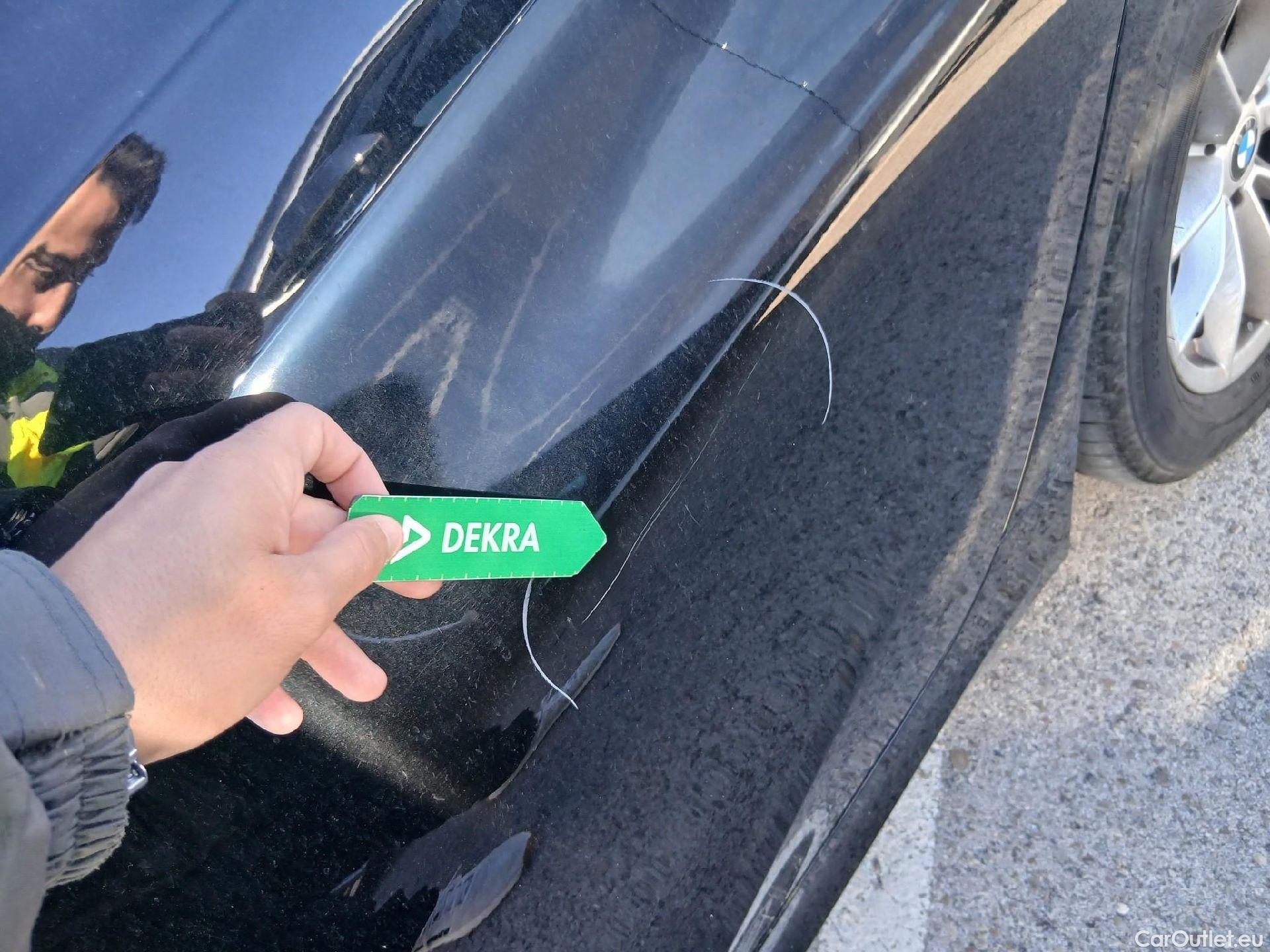  Bmw  Serie 3 BMW  / 2018 / 4P / sedán 318d Auto. #12