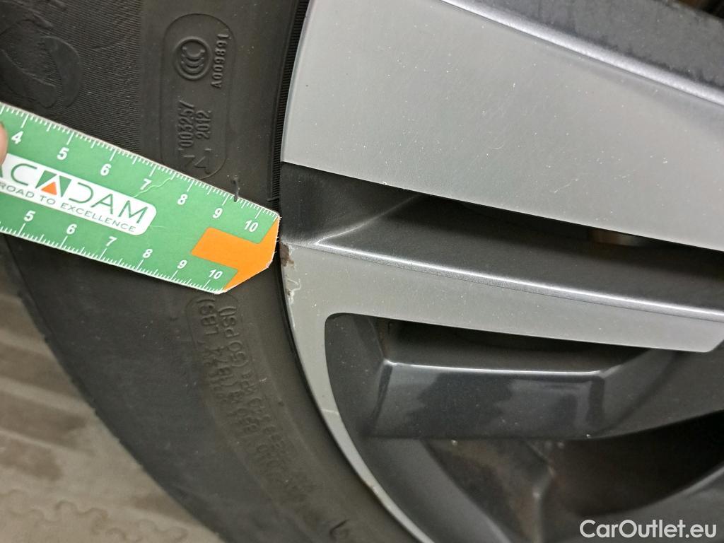  Peugeot  3008 PEUGEOT  / 2020 / 5P / todoterreno 1.5 BlueHDi 96kW (130CV) S&S Allure EAT8 #7