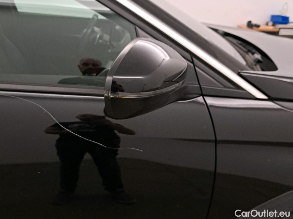  Peugeot  3008 PEUGEOT  / 2020 / 5P / todoterreno 1.5 BlueHDi 96kW (130CV) S&S Allure EAT8 #21