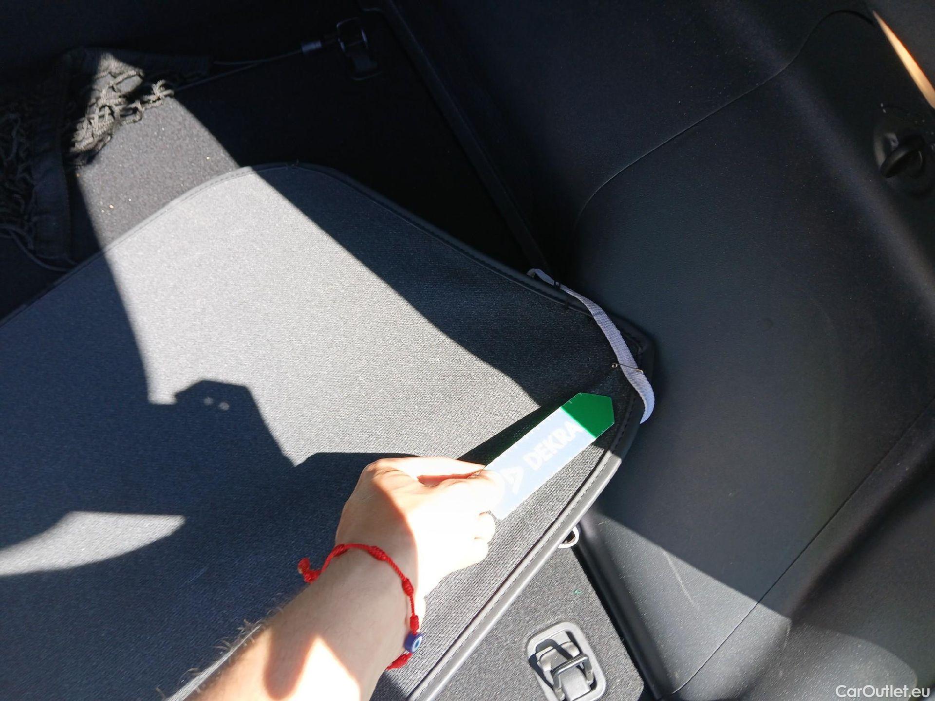  KIA  Niro KIA  / 2022 / 5P / crossover 1.6 GDi PHEV 135kW (183CV) Drive #1