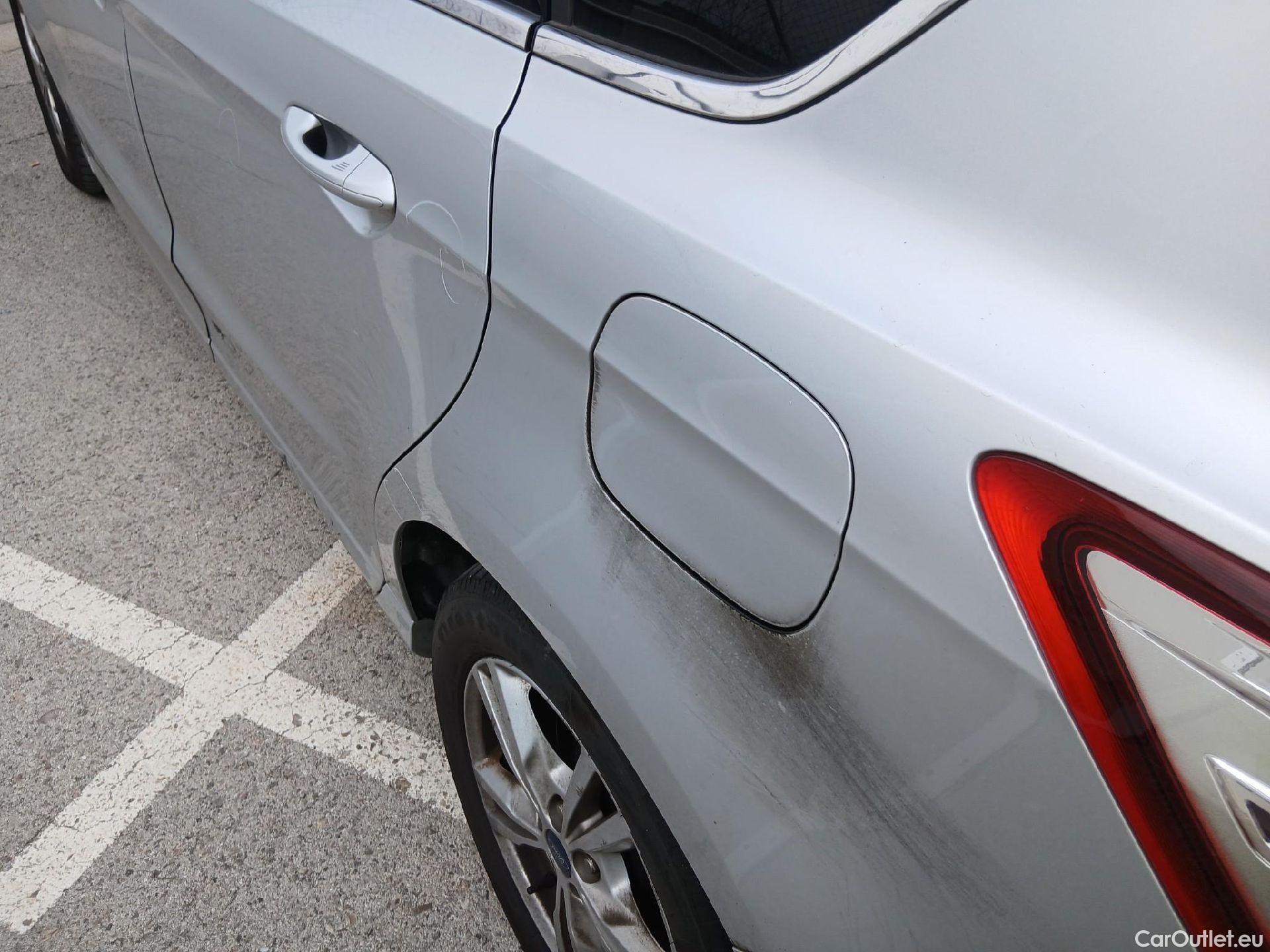  Ford  S-Max FORD  / 2010 / 5P / monovolumen 2.0 TDCi Panther 110kW Titanium #32