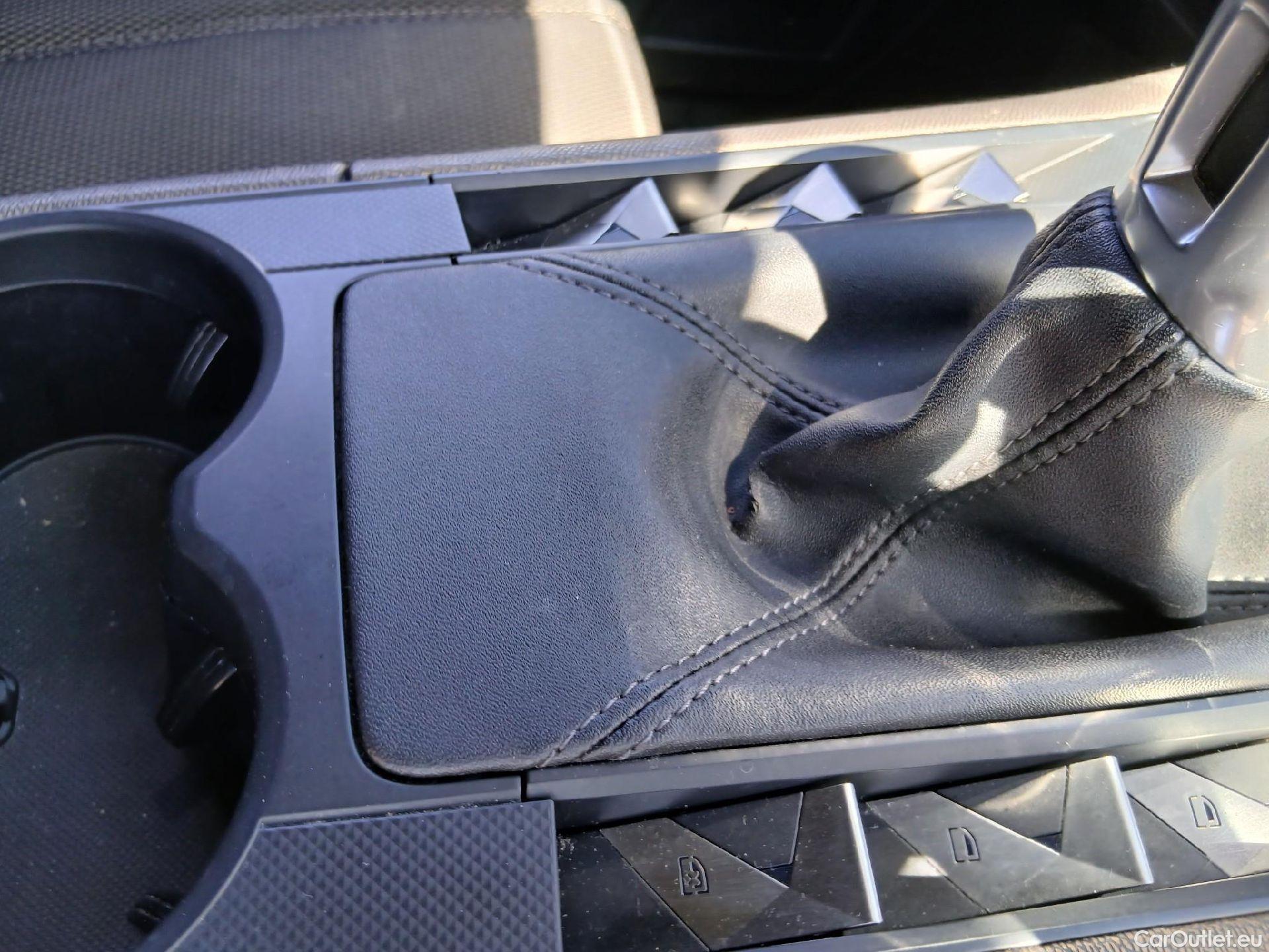  DS  DS7 DS DS 7 Crossback / 2017 / 5P / todoterreno BlueHDi DE 96kW (130CV) BE CHIC (AC) #38