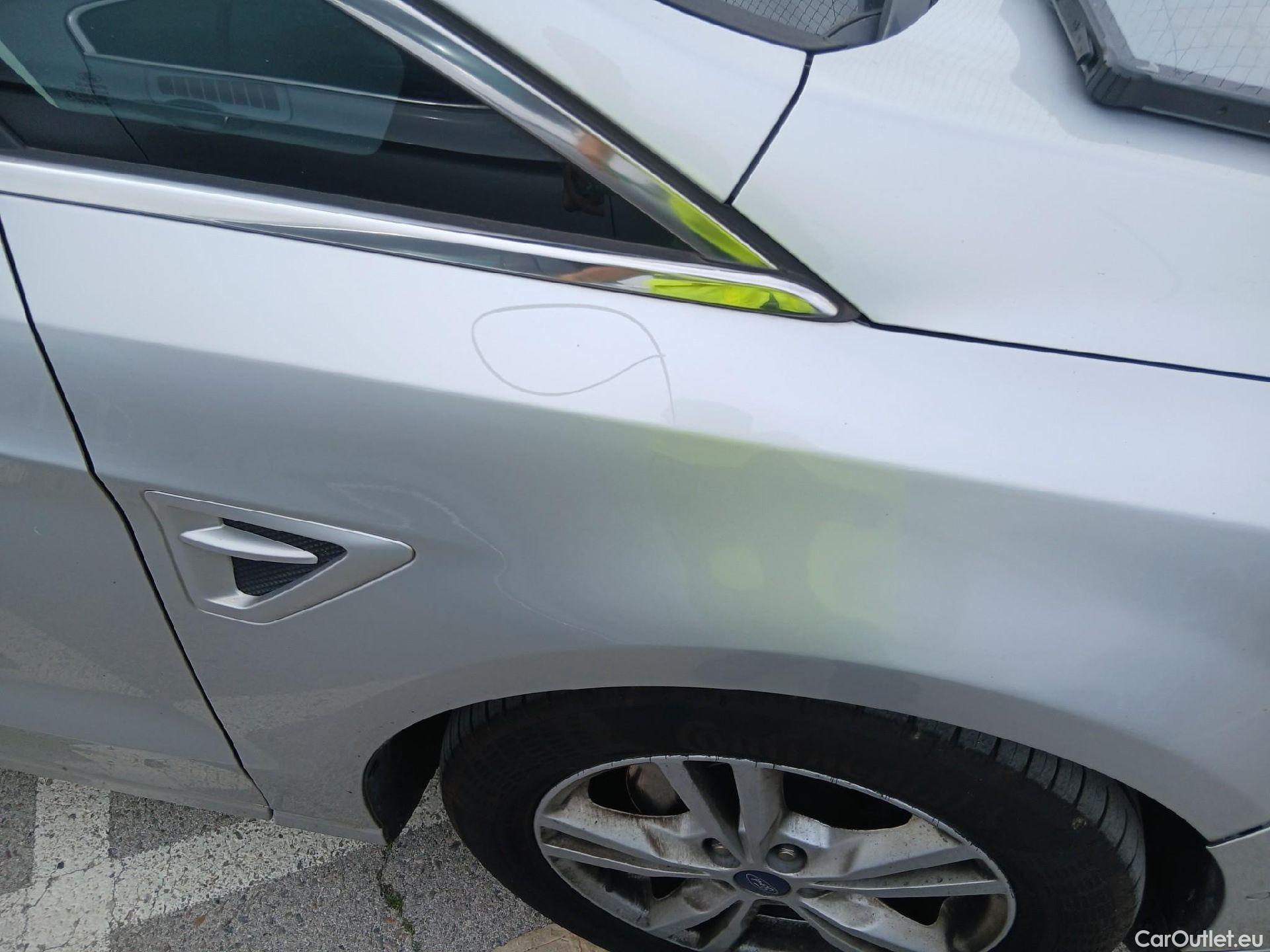  Ford  S-Max FORD  / 2010 / 5P / monovolumen 2.0 TDCi Panther 110kW Titanium #50