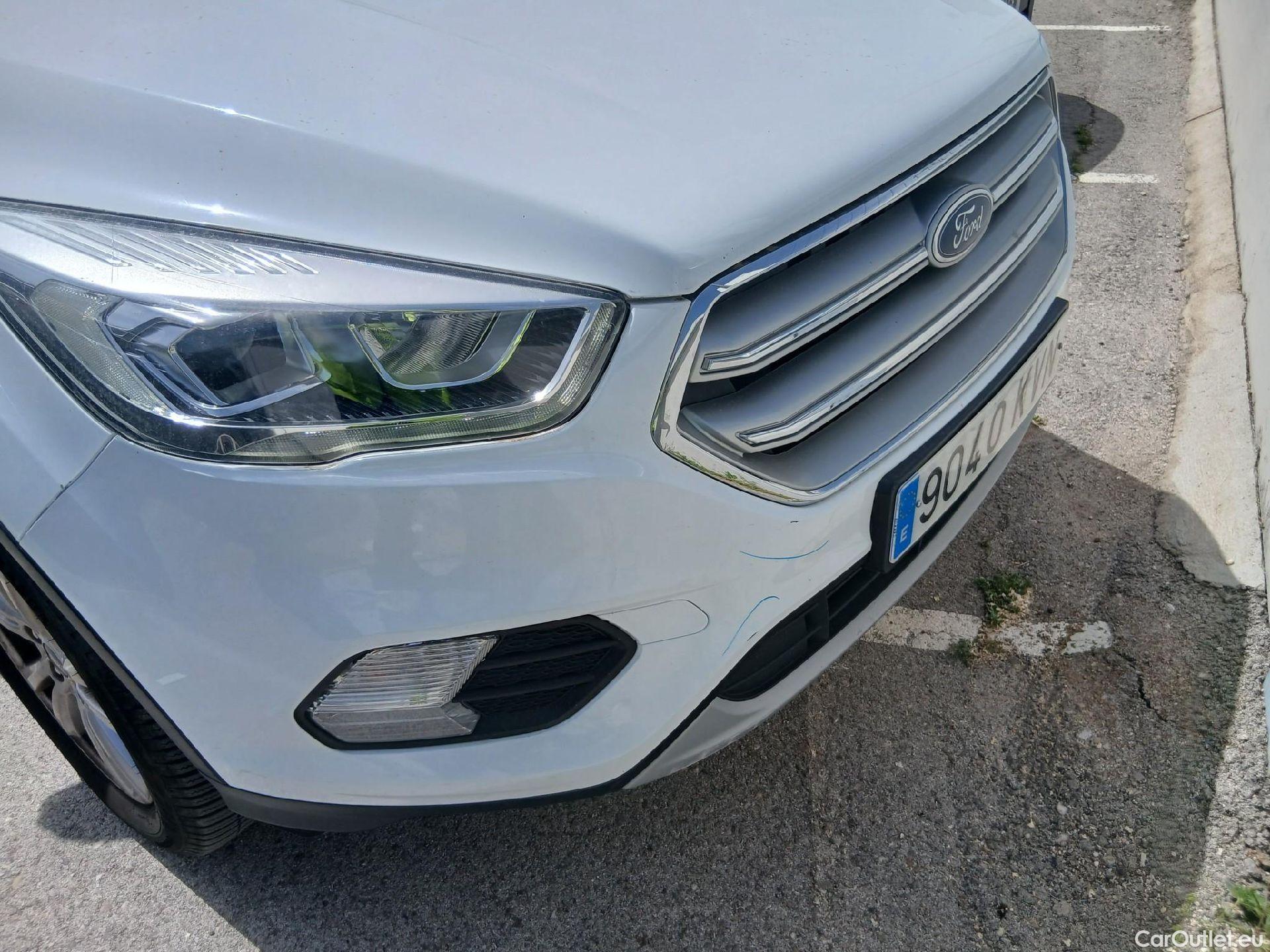  Ford  Kuga FORD  / 2016 / 5P / todoterreno 1.5 EcoBoost 88kW 4x2 Trend+ (CX) #2