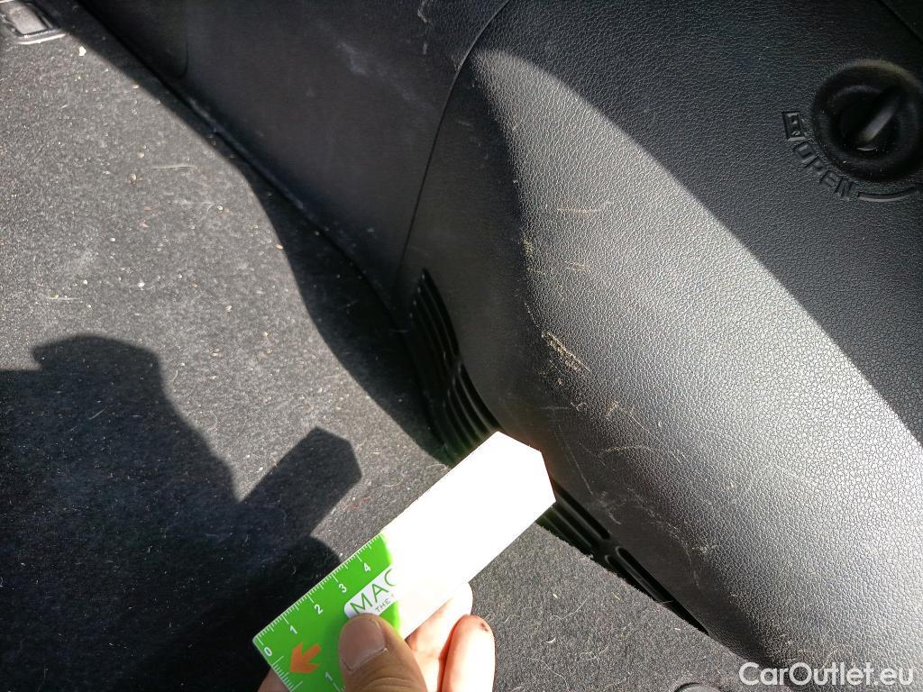  KIA  Niro KIA  Hïbrido Enchufable / 2016 / 5P / crossover 1.6 GDi Híbrido Enchufable 104kW Drive #23