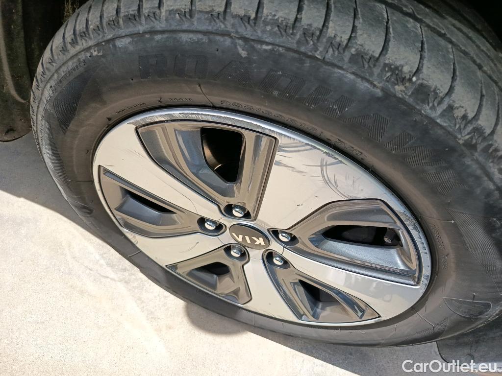  KIA  Niro KIA  Hïbrido Enchufable / 2016 / 5P / crossover 1.6 GDi Híbrido Enchufable 104kW Drive #40