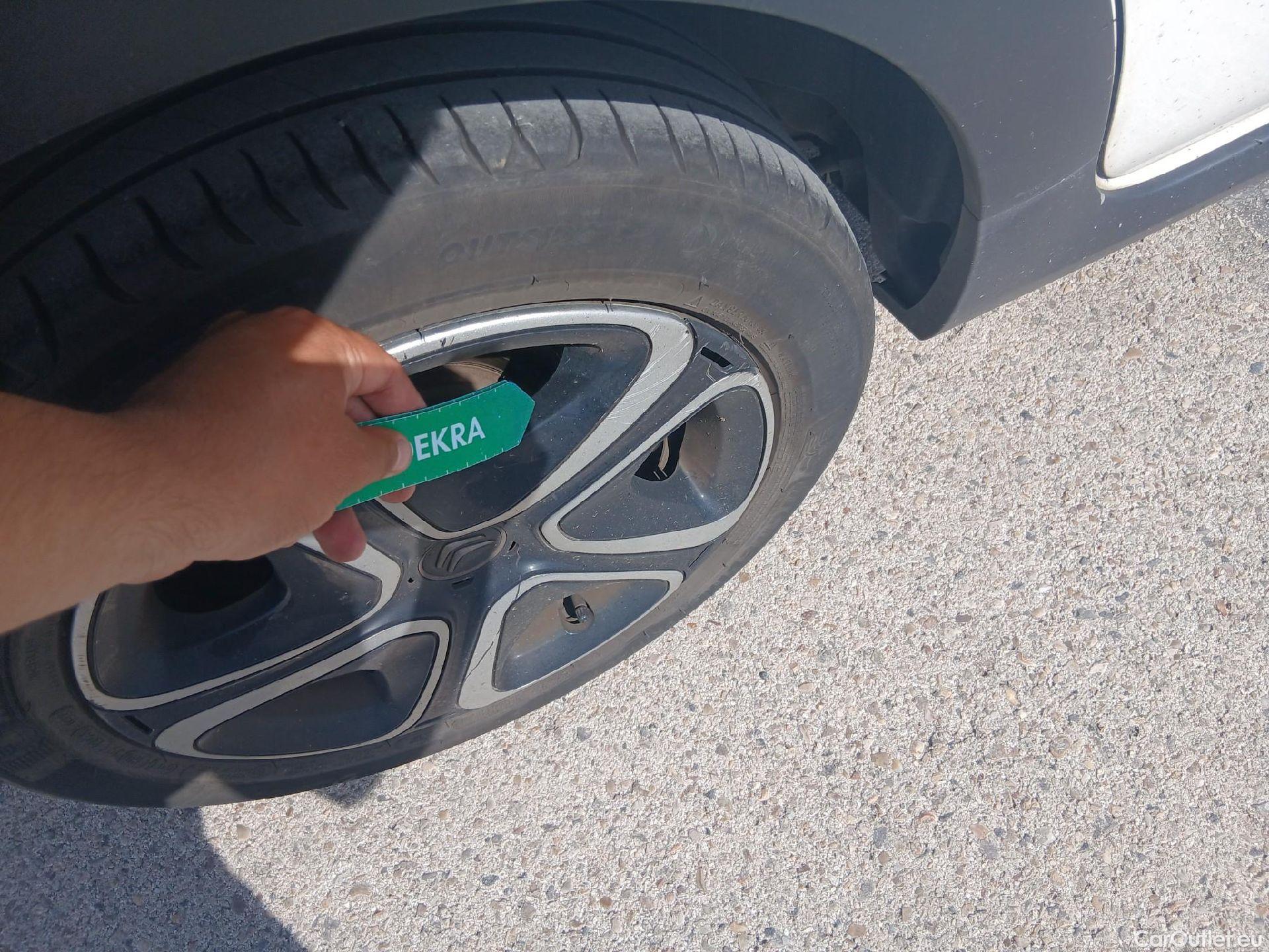  Citroen  C3 CITROEN  / 2020 / 5P / berlina con portón BlueHDi 75KW (100CV) S&S FEEL #39