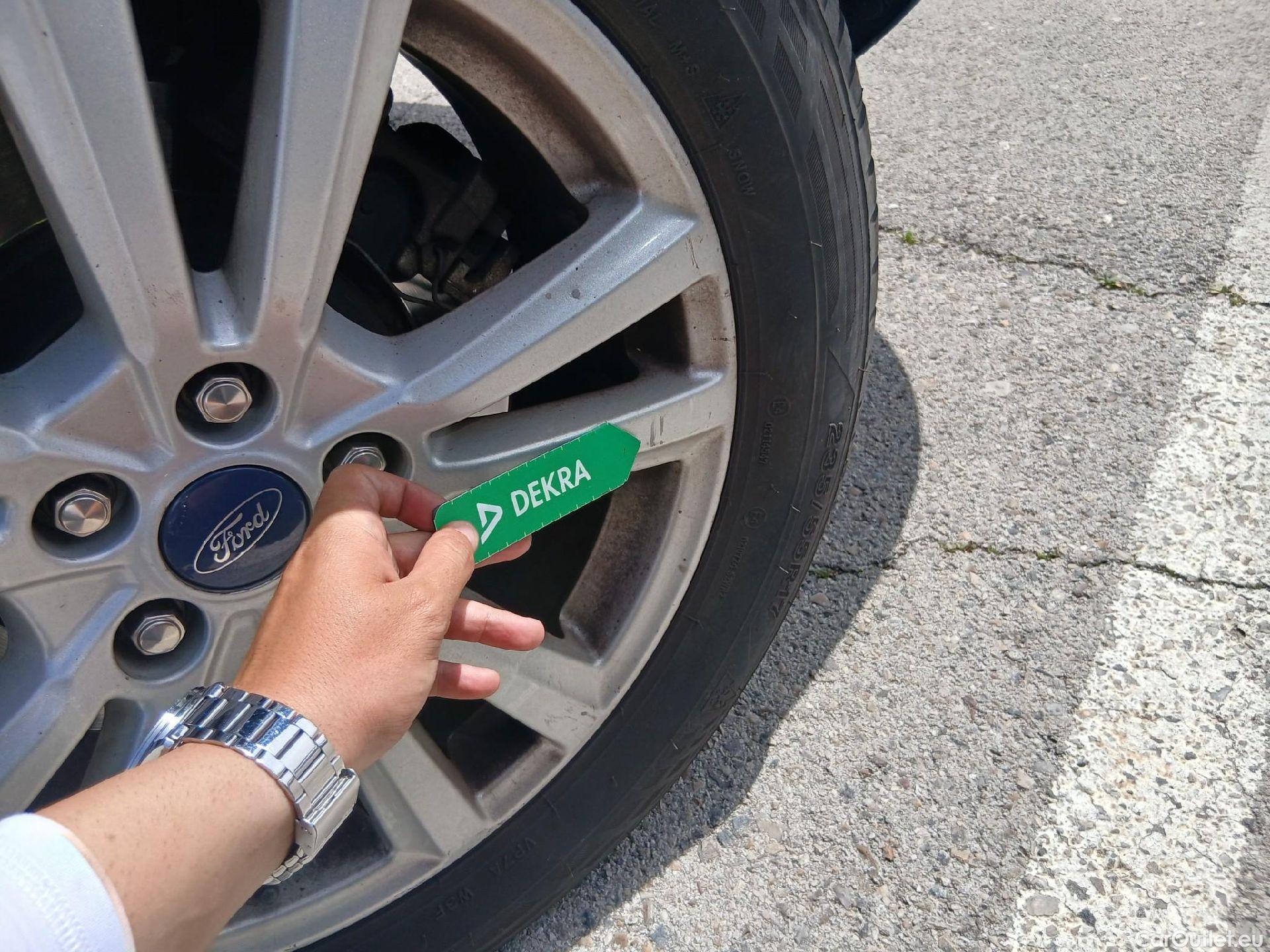  Ford  Kuga FORD  / 2016 / 5P / todoterreno 1.5 EcoBoost 88kW 4x2 Trend+ (CX) #13