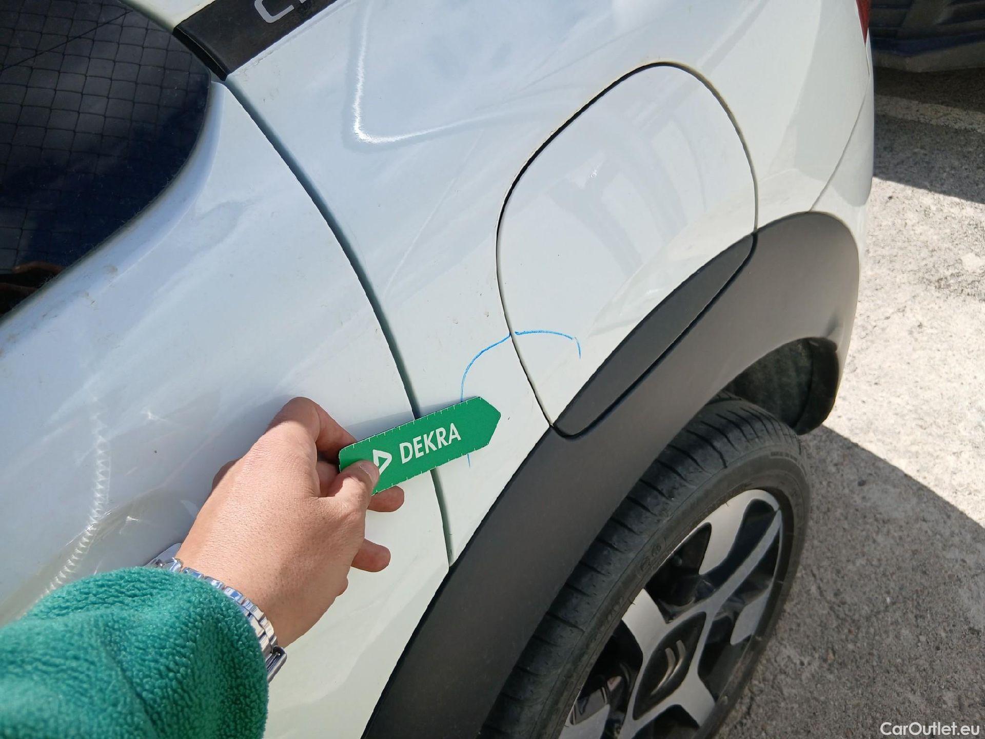  Citroen  C4 Cactus CITROEN  / 2018 / 5P / berlina con portón PureTech 81KW (110CV) S&S Shine (CX) #1