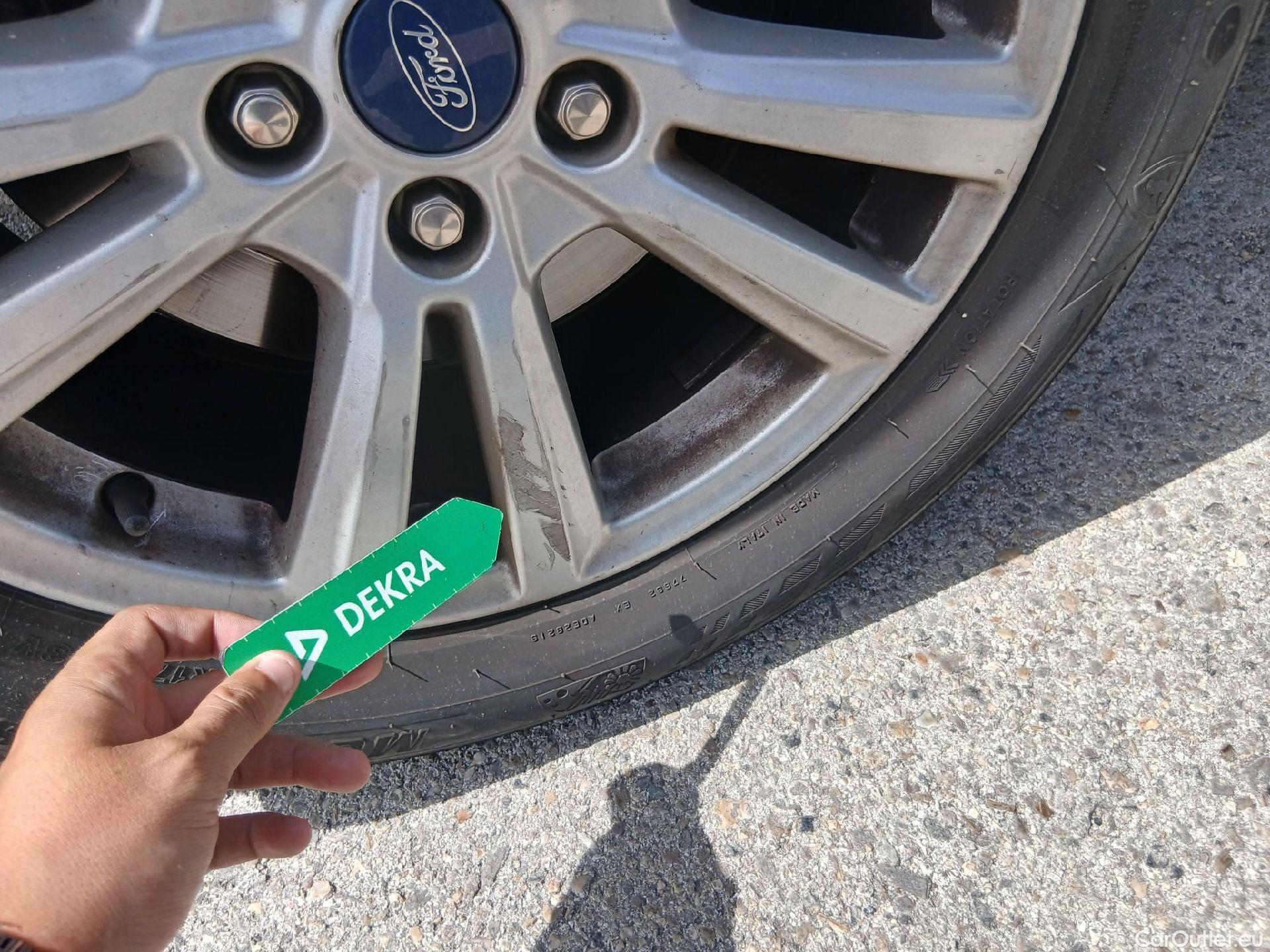  Ford  Kuga FORD  / 2016 / 5P / todoterreno 1.5 EcoBoost 88kW 4x2 Trend+ (CX) #20