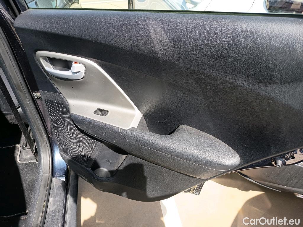  KIA  Niro KIA  Hïbrido Enchufable / 2016 / 5P / crossover 1.6 GDi Híbrido Enchufable 104kW Drive #28