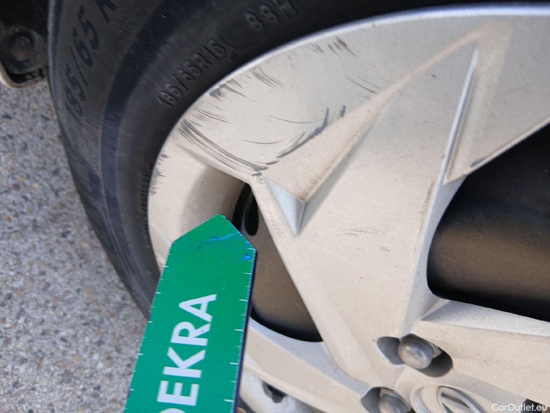  Hyundai  i20 HYUNDAI  / 2020 / 5P / berlina con portón 1.0 TGDI 74kW (100CV) 48V Essence #29