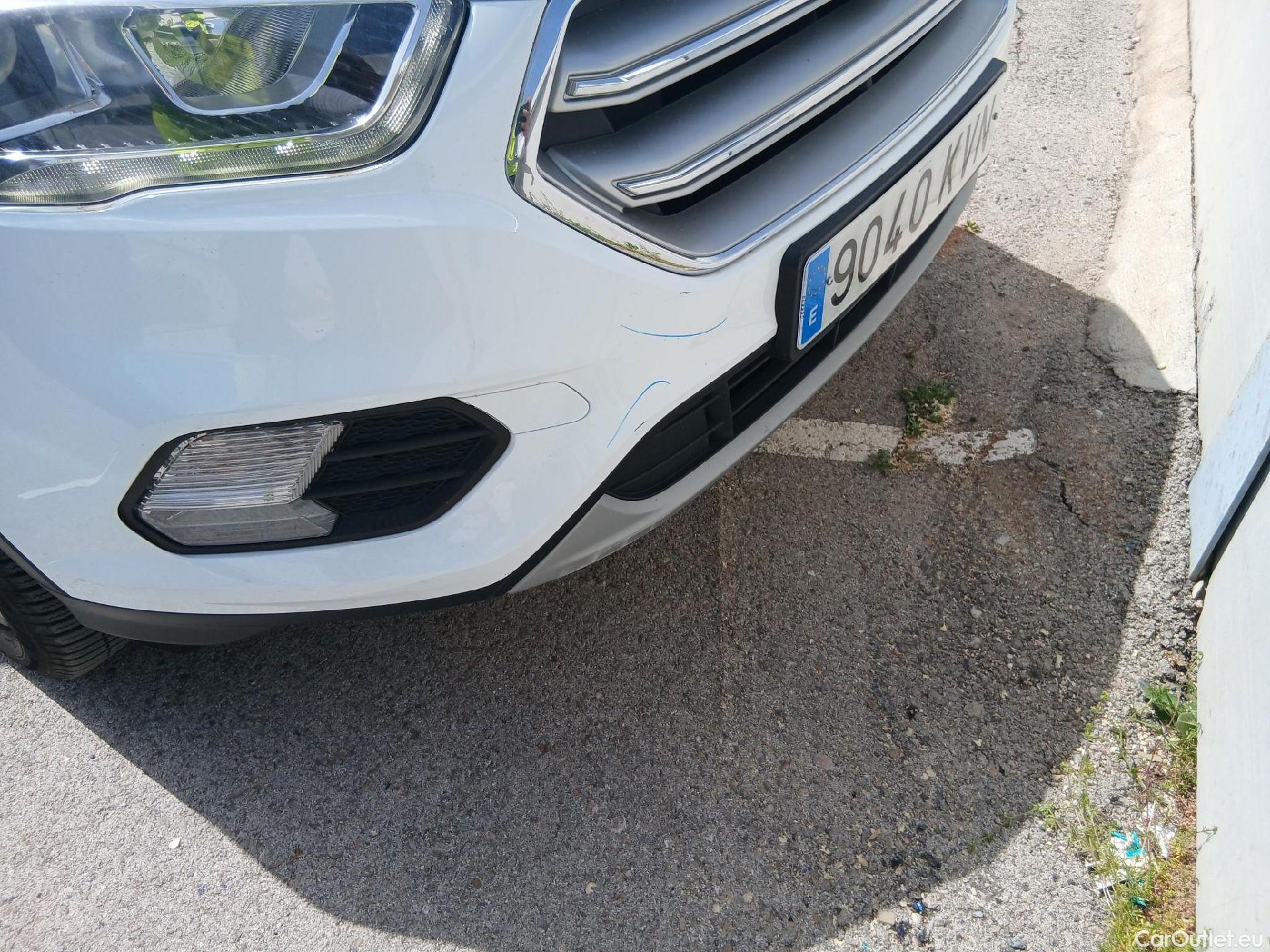  Ford  Kuga FORD  / 2016 / 5P / todoterreno 1.5 EcoBoost 88kW 4x2 Trend+ (CX) #31