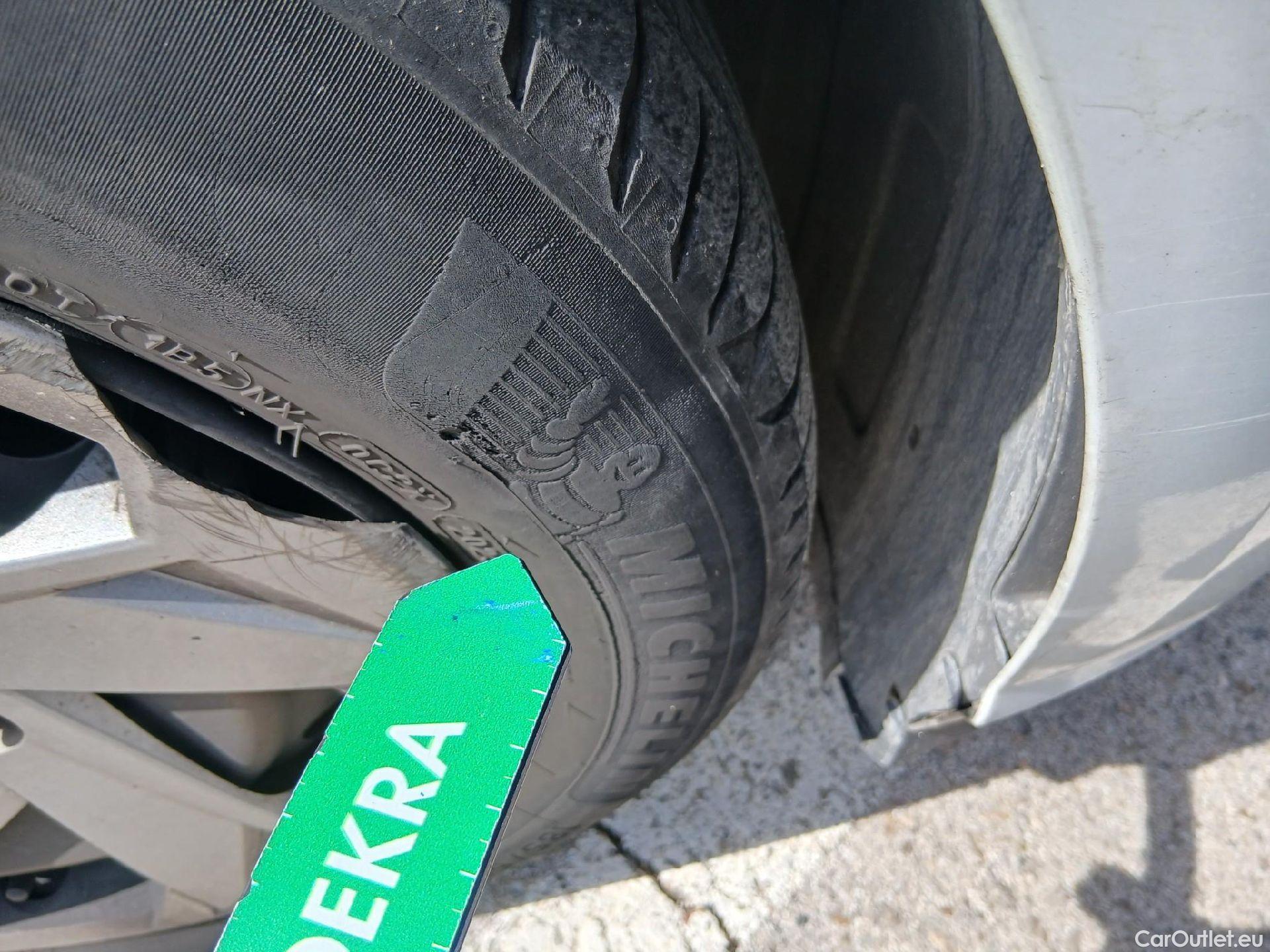  Hyundai  i20 HYUNDAI  / 2020 / 5P / berlina con portón 1.0 TGDI 74kW (100CV) 48V Essence #72