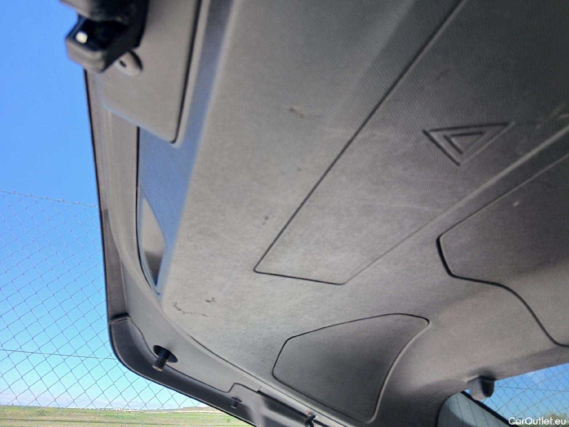  DS  DS7 DS DS 7 Crossback / 2017 / 5P / todoterreno BlueHDi DE 96kW (130CV) BE CHIC (AC) #24