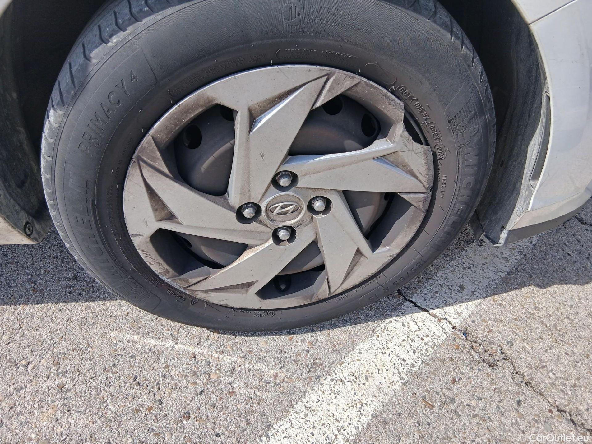  Hyundai  i20 HYUNDAI  / 2020 / 5P / berlina con portón 1.0 TGDI 74kW (100CV) 48V Essence #70