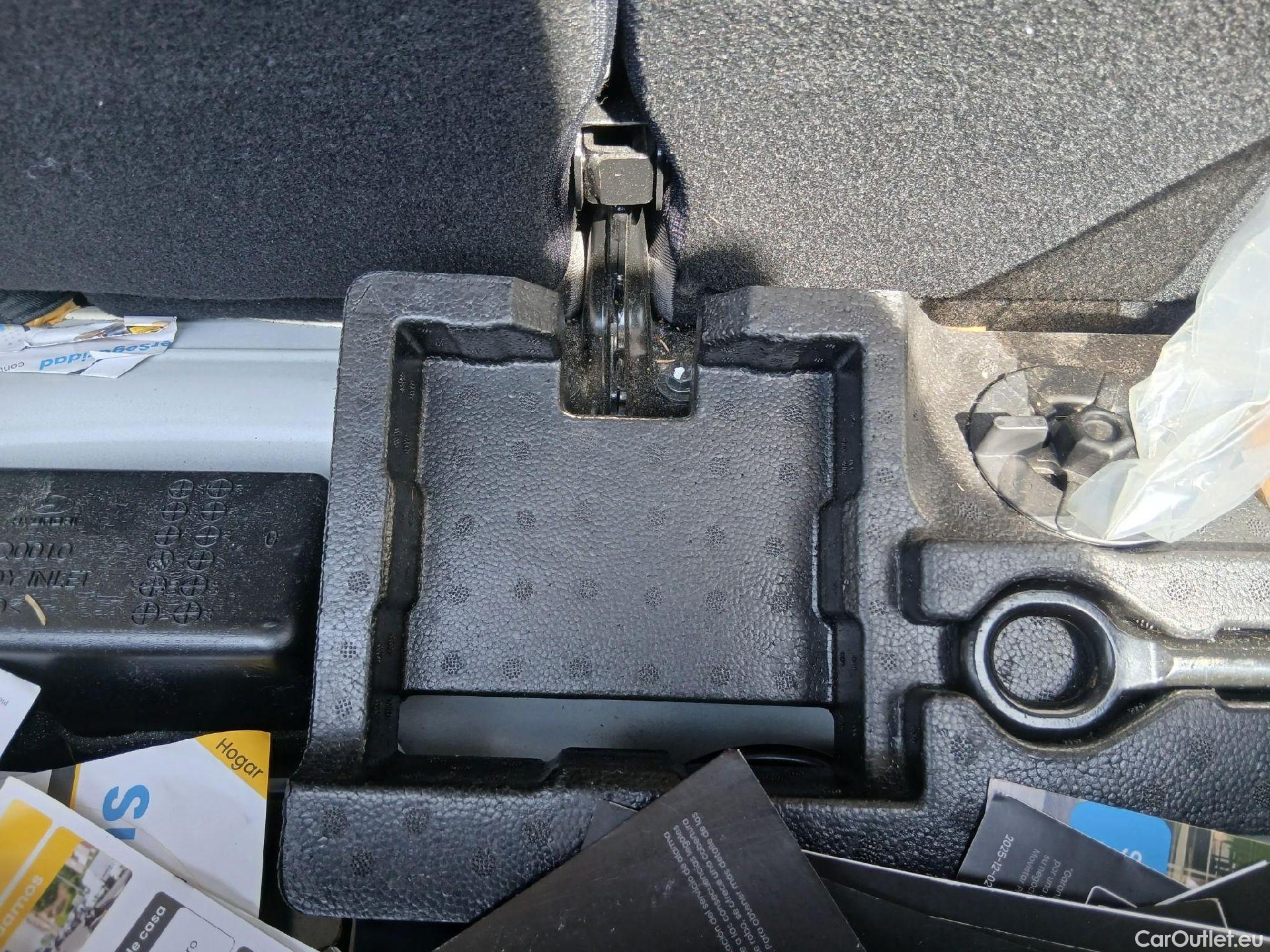  Hyundai  i20 HYUNDAI  / 2020 / 5P / berlina con portón 1.0 TGDI 74kW (100CV) 48V Essence #3