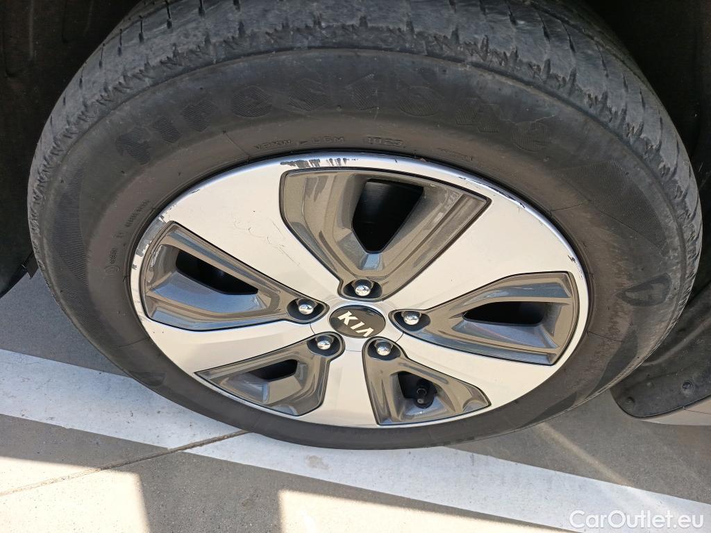  KIA  Niro KIA  Hïbrido Enchufable / 2016 / 5P / crossover 1.6 GDi Híbrido Enchufable 104kW Drive #36