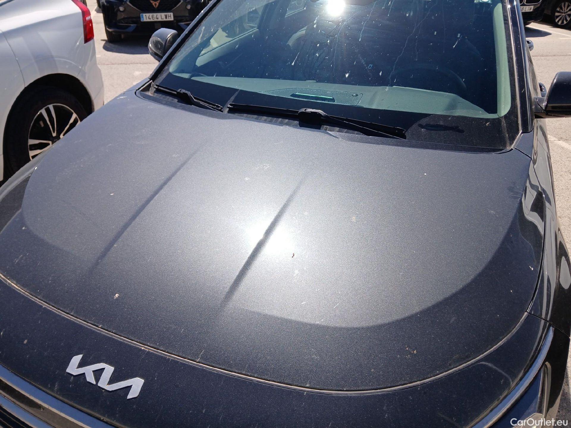  KIA  Niro KIA  / 2022 / 5P / crossover 1.6 GDi PHEV 135kW (183CV) Drive #12